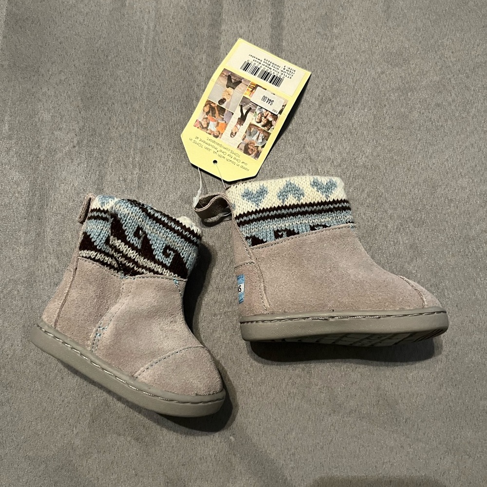 NWT Toms infant Nepal Boot